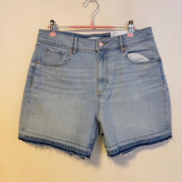 LOFT High Rise Curvy Fit Regular Inseam 90s Shorts Light Wash Denim 28 / 6 NWT - Picture 1 of 4